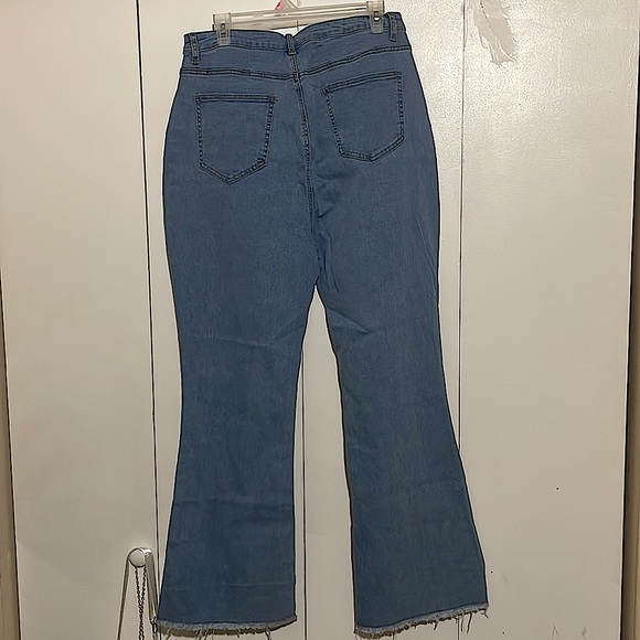 Plus High Waist Raw Hem Flare Leg jeans - Picture 3 of 5